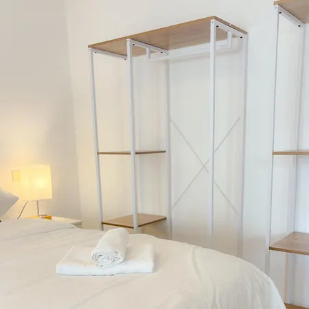 Mit Balkon Apartman